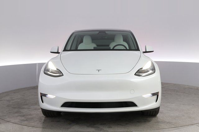 2023 Tesla Model Y — photo 9 of 21