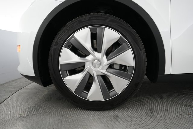 2023 Tesla Model Y — photo 15 of 21