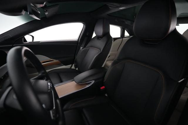 2023 Lucid Air — photo 3 of 22