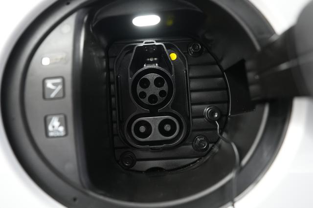 2024 Hyundai IONIQ 6 — photo 8 of 21
