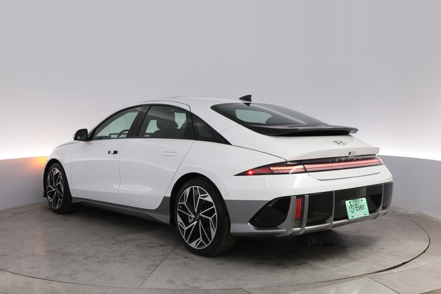 2024 Hyundai IONIQ 6 — photo 13 of 21