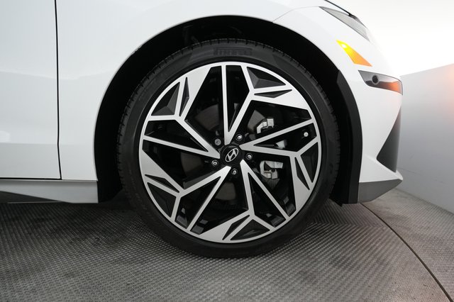 2024 Hyundai IONIQ 6 — photo 16 of 21