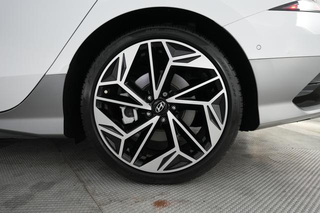 2024 Hyundai IONIQ 6 — photo 7 of 21