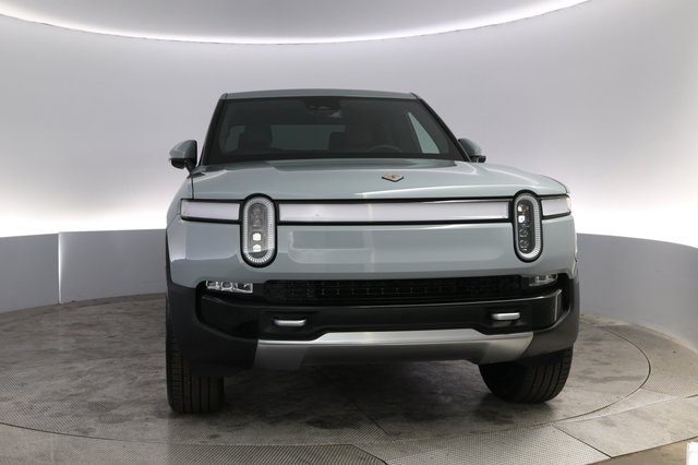 2024 Rivian R1T — photo 9 of 24