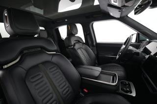 2024 Rivian R1T — photo 3 of 24