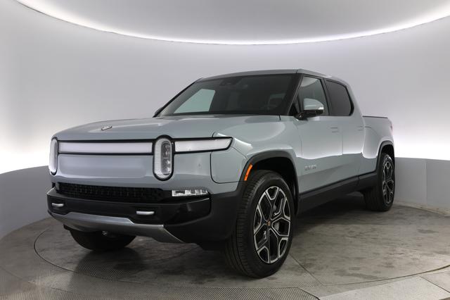 2024 Rivian R1T — VIN 7FCTGCAAXRN030697