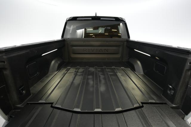 2024 Rivian R1T — photo 6 of 24