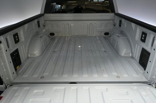 2025 Ford F-150 Lightning — photo 6 of 15