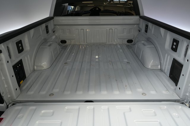 2025 Ford F-150 Lightning — photo 6 of 15