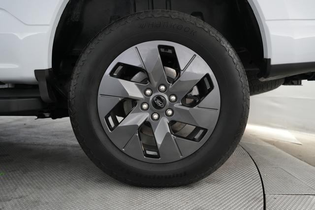 2025 Ford F-150 Lightning — photo 7 of 15