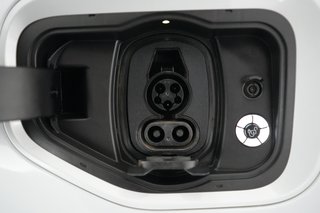2025 Ford F-150 Lightning — photo 8 of 15