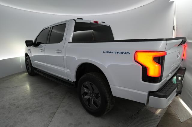 2025 Ford F-150 Lightning — photo 2 of 15