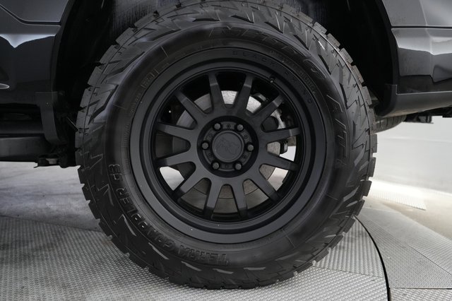 2025 Ford F-150 Lightning — photo 7 of 15