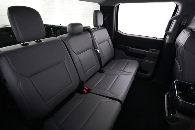 2025 Ford F-150 Lightning — photo 4 of 15
