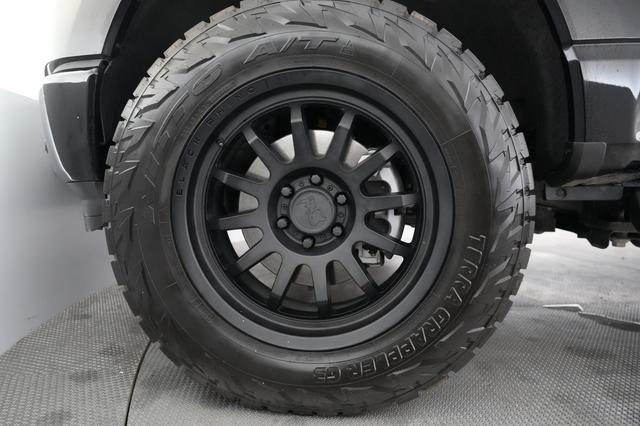 2025 Ford F-150 Lightning — photo 9 of 15