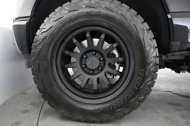 2025 Ford F-150 Lightning — photo 9 of 15