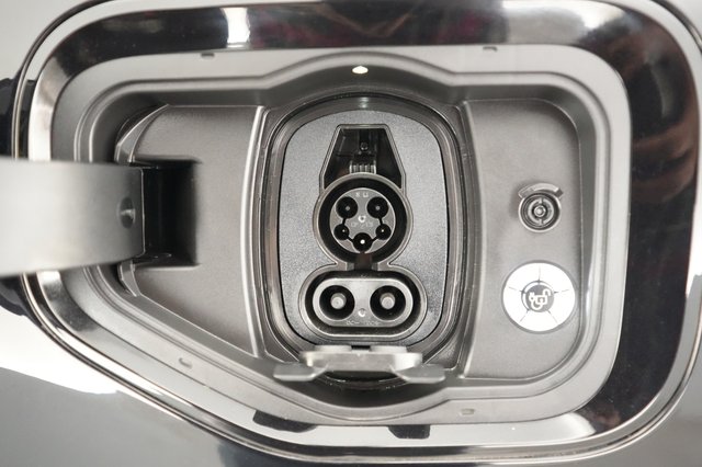 2025 Ford F-150 Lightning — photo 8 of 15