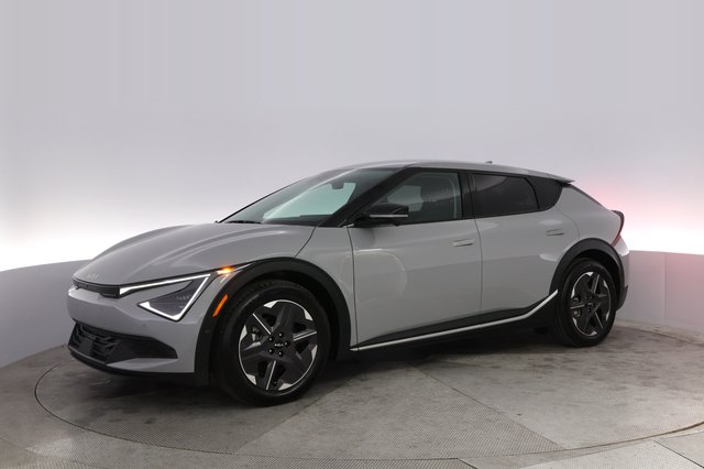 2025 Kia EV6 — photo 14 of 21