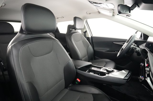 2025 Kia EV6 — photo 18 of 21