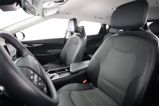 2025 Kia EV6 — photo 3 of 21