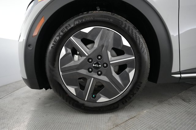 2025 Kia EV6 — photo 15 of 21