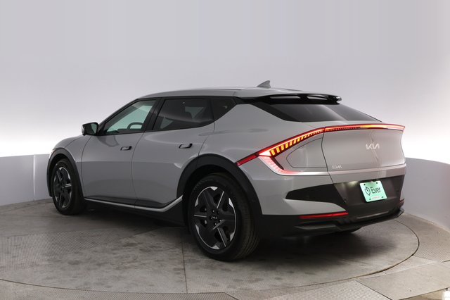 2025 Kia EV6 — photo 13 of 21