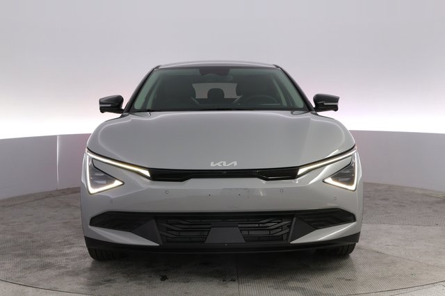2025 Kia EV6 — photo 9 of 21