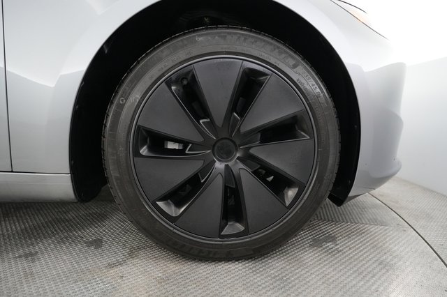 2025 Tesla Model 3 — photo 16 of 24