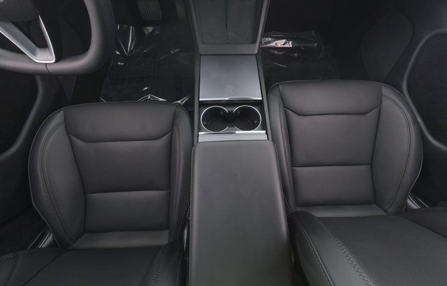 2025 Tesla Model 3 — photo 22 of 24