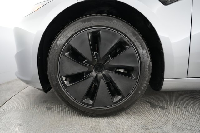 2025 Tesla Model 3 — photo 15 of 24