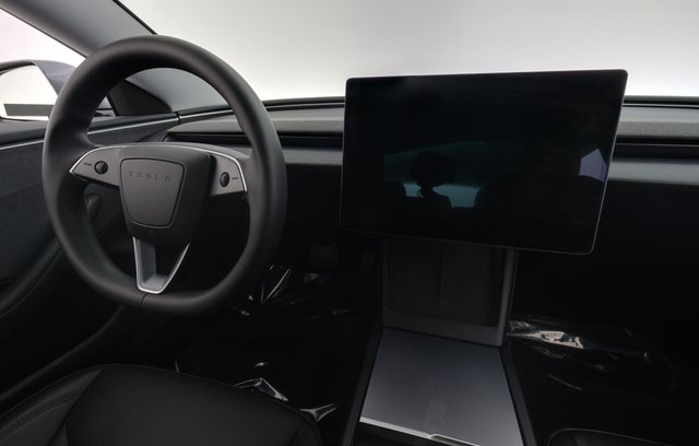 2025 Tesla Model 3 — photo 20 of 24