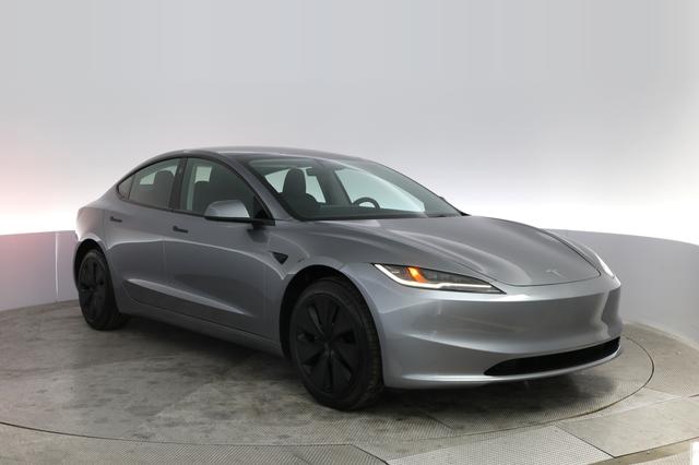 2025 Tesla Model 3 — photo 10 of 24