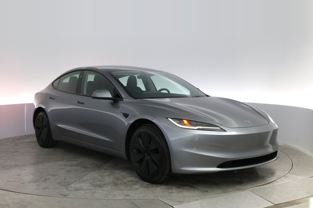 2025 Tesla Model 3 — photo 10 of 24