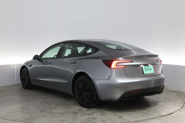 2025 Tesla Model 3 — photo 13 of 24