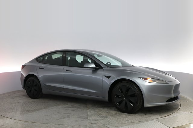 2025 Tesla Model 3 — photo 11 of 24