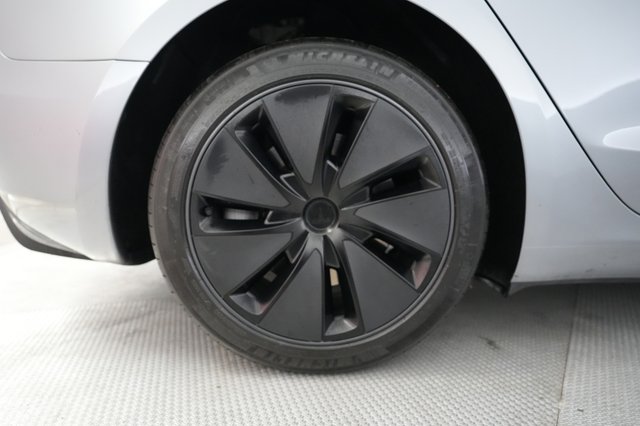 2025 Tesla Model 3 — photo 17 of 24