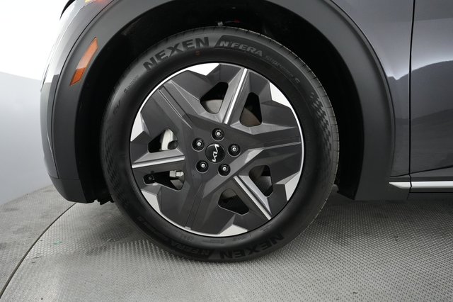 2025 Kia EV6 — photo 7 of 24