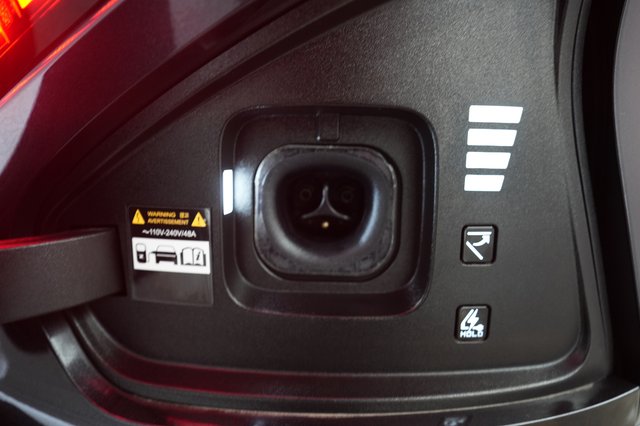 2025 Kia EV6 — photo 8 of 24