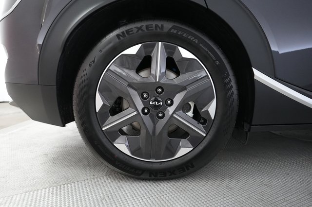 2025 Kia EV6 — photo 16 of 24