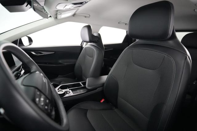 2025 Kia EV6 — photo 3 of 24