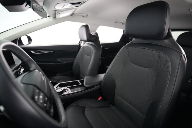 2025 Kia EV6 — photo 3 of 24