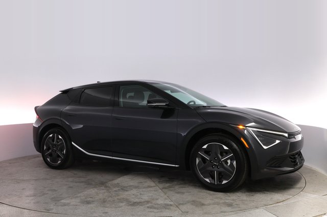 2025 Kia EV6 — photo 11 of 24