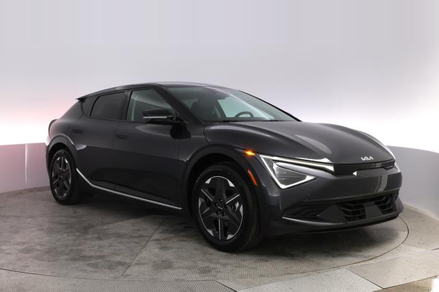 2025 Kia EV6 — photo 10 of 24