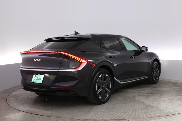 2025 Kia EV6 — photo 2 of 24