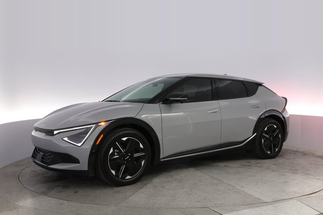 2025 Kia EV6 — photo 14 of 21