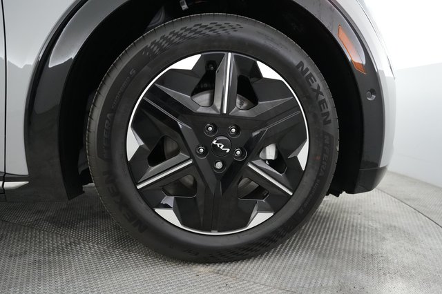 2025 Kia EV6 — photo 16 of 21
