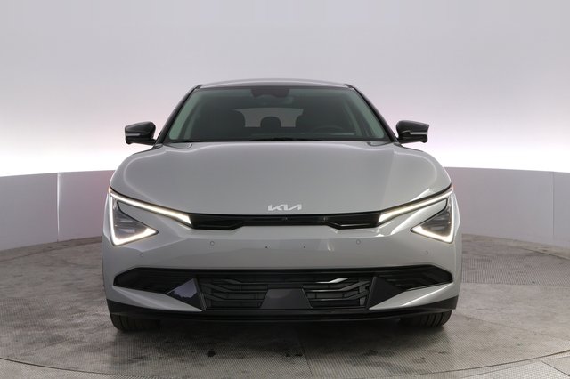 2025 Kia EV6 — photo 9 of 21