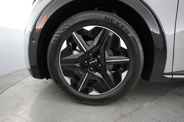 2025 Kia EV6 — photo 15 of 21