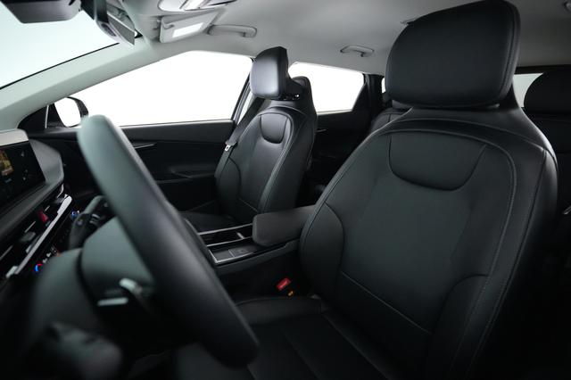 2025 Kia EV6 — photo 3 of 21