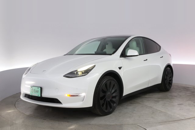 2022 Tesla Model Y — VIN 7SAYGDEF5NF320266
